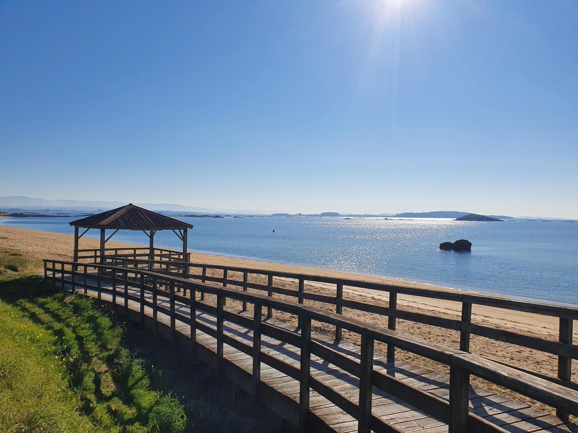 Apartamento Con Piscina En Boiro - Cabo De Cruz Luaran gambar